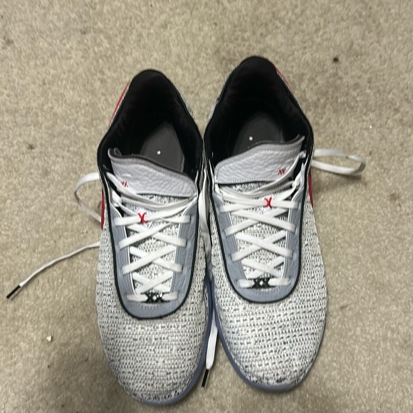 Lebron 20 Size 16 - Picture 5 of 5